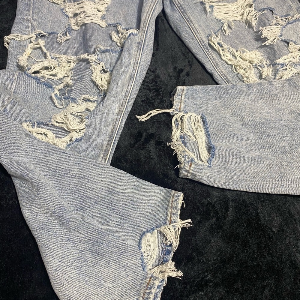 American Eagle Outfitters Blue Mom Jeans Light Wash - Picture 11 of 16
